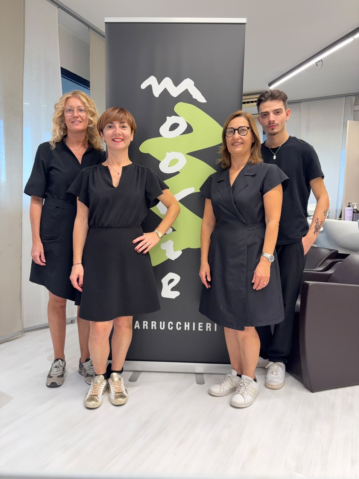 Lo staff di Moovie Parrucchieri in salone